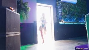 Gamer Stepmom By Alexis Fawx: Part 2 Alexis Fawx / Brazzers/ Enter XVPROMO on official site for discount