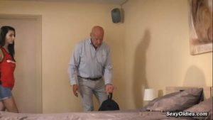 Sexy teen seduces and fucks old grandpa