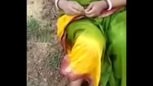 village-aunty-blowjob-fuck-with-lover-in-open-field-mms—XVIDEOSCOM