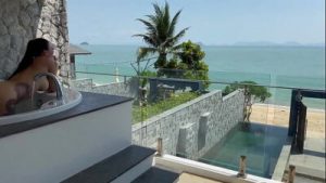 HOT BRUNETTE MILF SUCKS, RIDES and SWALLOWS in Jacuzzi