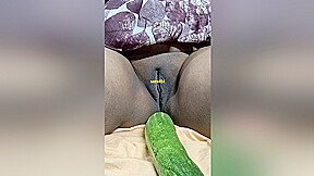 Beautiful Desi Bengali Village Aunty Pussy Show