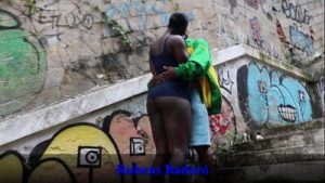 Fodi a preta mais desejada do xvideos em plena luz do dia (VIDEO COMPLETO NO RED/SHEER)