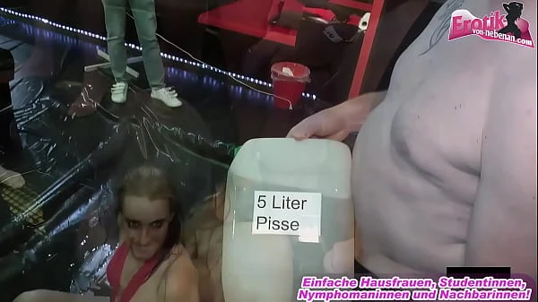 Deutsche extreme Piss Party im swinger club mit viel urin