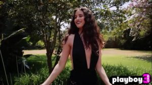 All natural curly MILF model exposing hot body so sexy MILF showed big tits