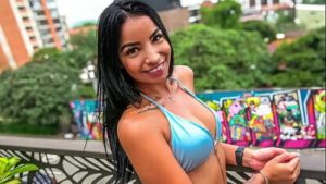 Amateur Latina Cutie Pussy RAILED By Big Cock American Tourist In Medellin