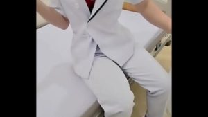 Chịch em sinh viên y năm 2 khi đi thực tập