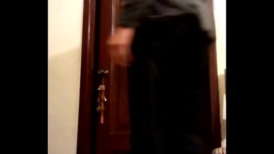 Hombre guapo maduro gay se desnuda haciendo striptease sexy y baile sensual Monterrey Nuevo Leon Mexico