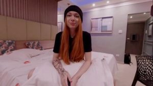 Iniciando a Ruivinha Delicada e Rosinha como Modelo Porno ft. Tura [FREE SCENE]