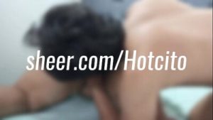 Me la chupa rico y después se pone en cuatro para que se la meta