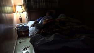 Mon Mari a décidé de me faire l’amour à la cuisine aujourd’hui après une bonne baignade ensemble !! Abonnons nous massivement