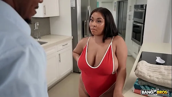 BANGBROS – Juliana Dreams Gets An Oily Breast Massage And A Titty Fuck By Her Stepfather