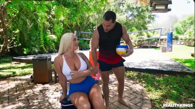 Big Digs And Sloppy Sets / Reality Kings