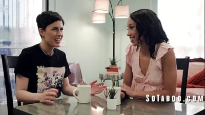 Creeping Around So She Can Convert Her Into A Lesbian – Olive Glass, Alexis Tae