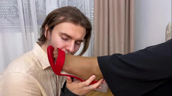 Horny Female Boss Pulls Down Pantyhose and Makes Employee Worship Her Pussy