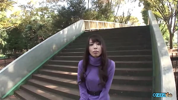 In a car on the back seat this babe sucked a hard and fat cock