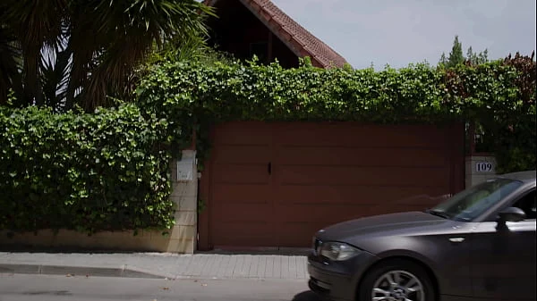 Real estate agent fucks busty Arab client who comes to visit the house