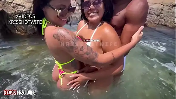 amigas gostosas totalmente nuas se pegando em praia de salvador