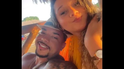 Famosinha Casada de Recife dando pro jogador do Flamengo no banheiro nas férias