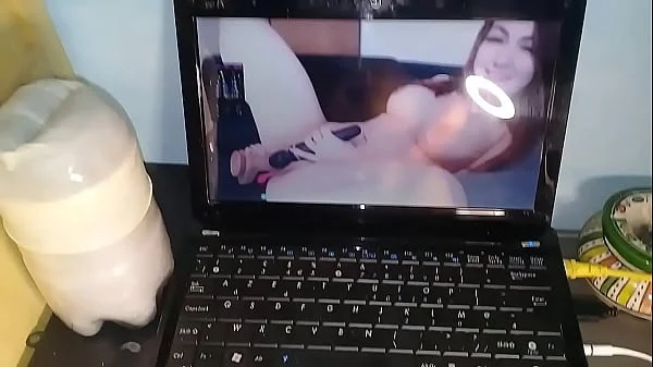 havin fun watching a girl from chaturbate