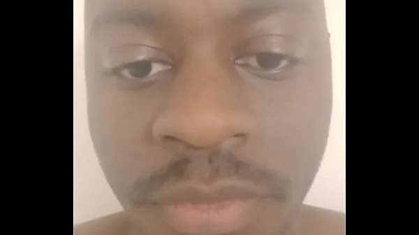 I made my jeans disappear while taking a selfie for free