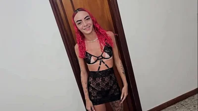 Novinha Levada deixou dotado mais velho botar na pele na buceta e acabou toda gozada