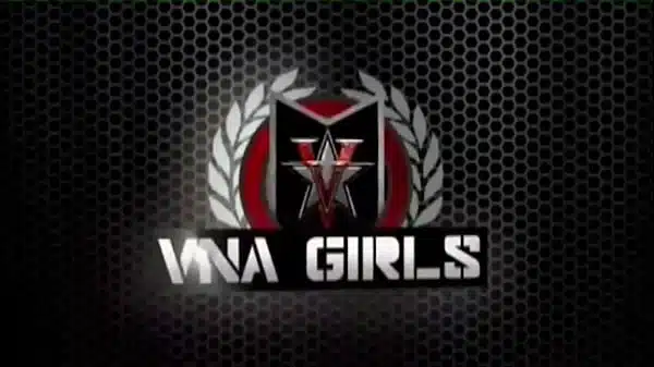 Spread legs anna bell peaks & lynn vega play with the same dildo!