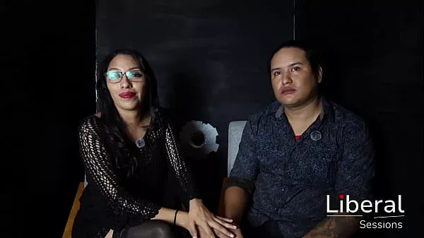 LILITH HOTWIFE ES FOLLADA EN NUESTRO GLORY HOLE ENFRENTE DE SU ESPOSO