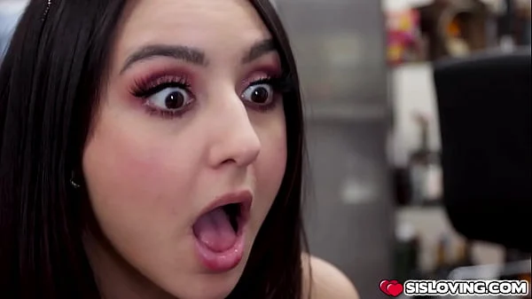 Valentina Nappi show Eliza Ibarra that men will do anything for you if you give them a little something first