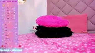 Beautiful brunette shows her full-lipped pussy so you can masturbate while watching her