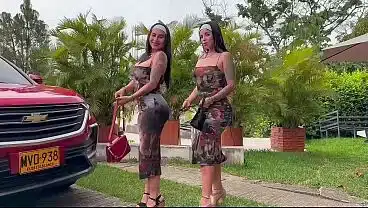 Beautiful girls walk around showing off their huge asses to get fucked (Bucaramanga)