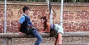 couple de coquins espagnole baise dans la rue