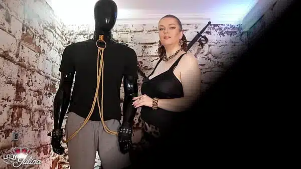 Deine erste Aufgabe bekommst du nun von mir, meine Sissi. Denn ich liebe es, wenn du ein DWT wirst und Damenwäsche trägst, es wird toll