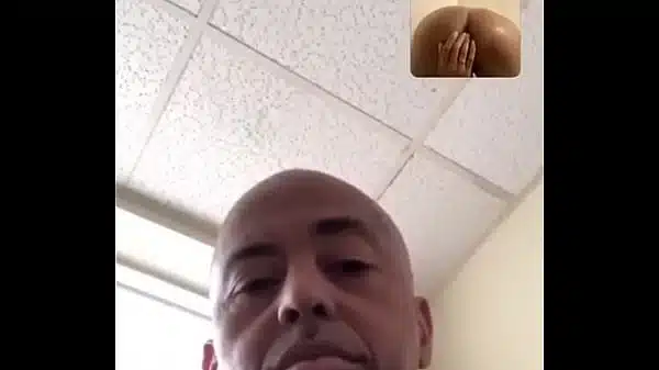 DL married guy love webcam