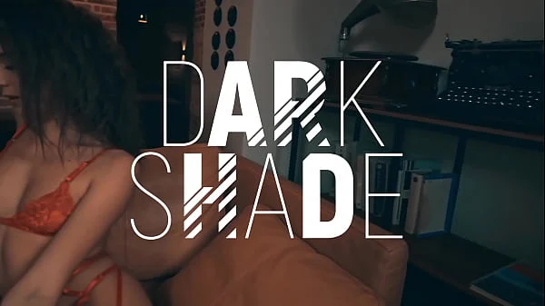 Isabella De Laa and Stacy Cruz lock themselves in the room. The two piggies discover the joys of sex together