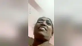 Mature Aunty Shows Her Pussy