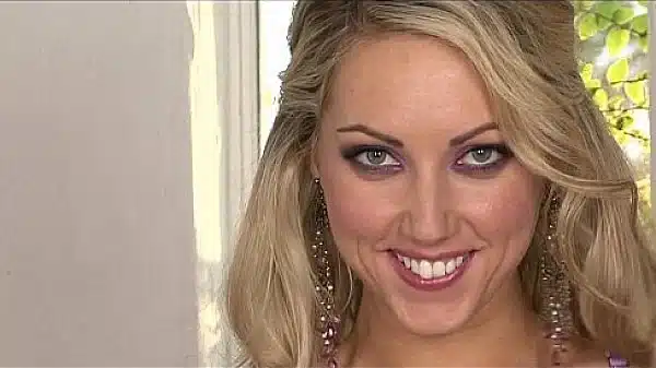 Stunning busty blonde Sarah Peachez fingers herself