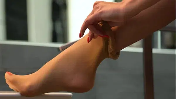 Big Boobed Babe Kira Queen Sucks And Fucks Her Man In The Jacuzzi GP3257