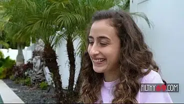 Brunette amateur loves anal – Scarlett Page