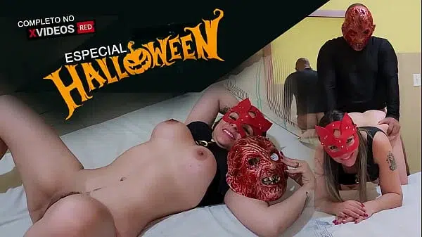 Corno Manso Rifou a Buceta e o Cuzinho da Esposa, ganhador fodeu no pêlo – Especial Halloween – Cristina Almeida – Rifa 4 | Completo no RED!