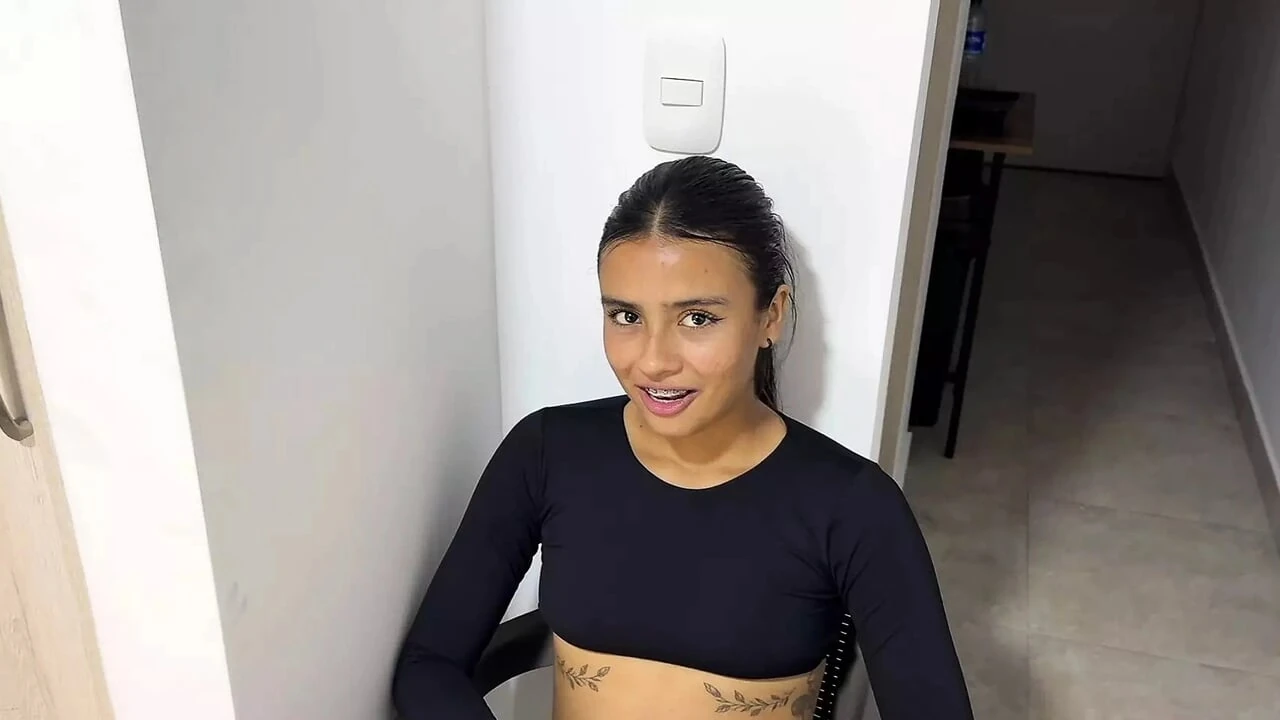 Hillarytaylor has a delicious throat and has earned the promo