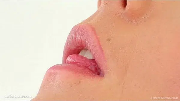 Hottie Jordan gets herself wet with fingers and masturbation on Give Me Pink