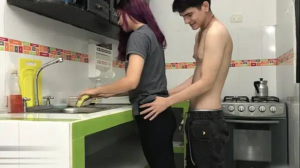 Mamada con hermanastra rápidamente se pone lechosa y tenemos mucho sexo