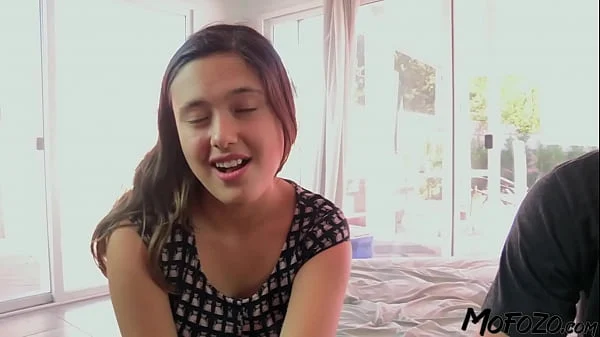 MOFOZO.com – 19 Year Old Amateur Is Getting Her Mouth Fucked