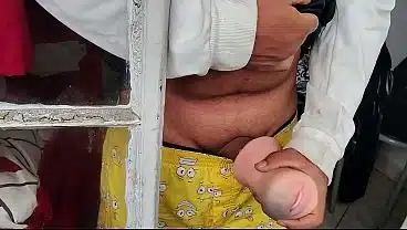 No sul do nordeste, A madrasta sua rede se masturba, seu entiado cabaço pega sua buceta da boneca reborne e perde virgindade