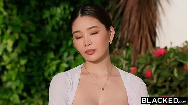 Rikako is trying to get her client to look ahead to the future, but his head is stuck in past glories. Maybe a distraction or two will help him focus on the present.