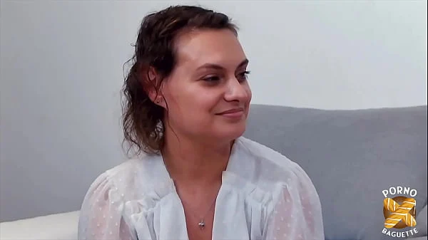 Sexy Love, coquine torride, aime la bite bien dure