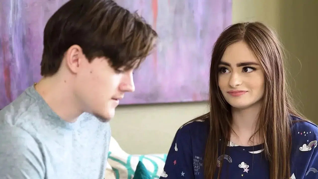 Sis Swap – Hot Teen Babes Show Their Naive Stepbrothers How To Score With Girls