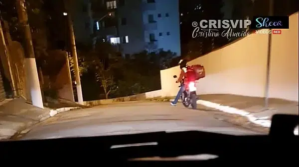 Cristina Almeida Engolindo Porra de Estranhos na Praça nesse Dogging 10 – Especial Bukkake. Sobrou até para o motoboy que seguiu para me dar leitinho