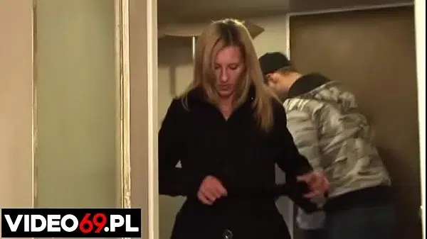 Darmowe filmy erotyczne – Herbatka u pana wuefisty – występuje Klaudia [ Podrywaczki ]