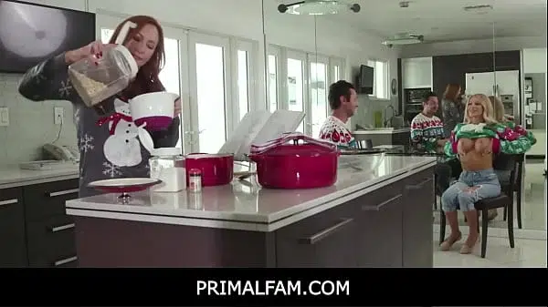 Emma Hix asking her stepdad Brad if he wants to feel her tight pussy – xvideos xxx porn xnx porno freeporn xvideo xxxvideos tits